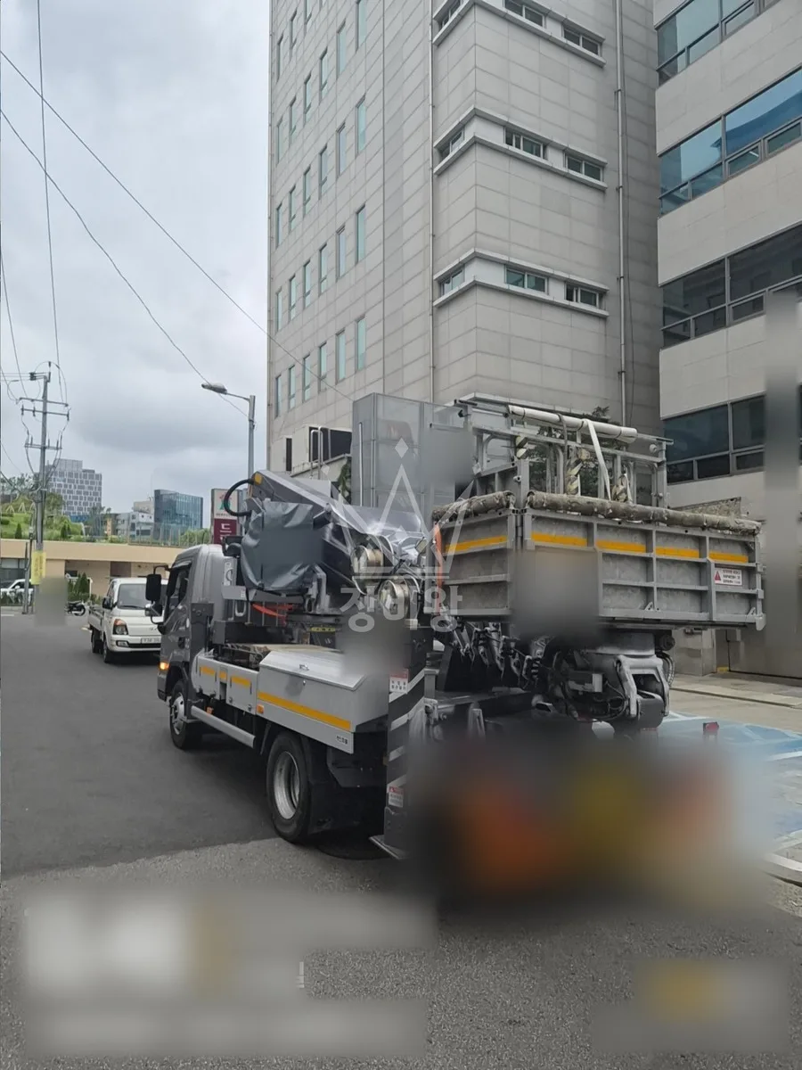 서울 서초구 서초동 스카이차 철골 작업 현장