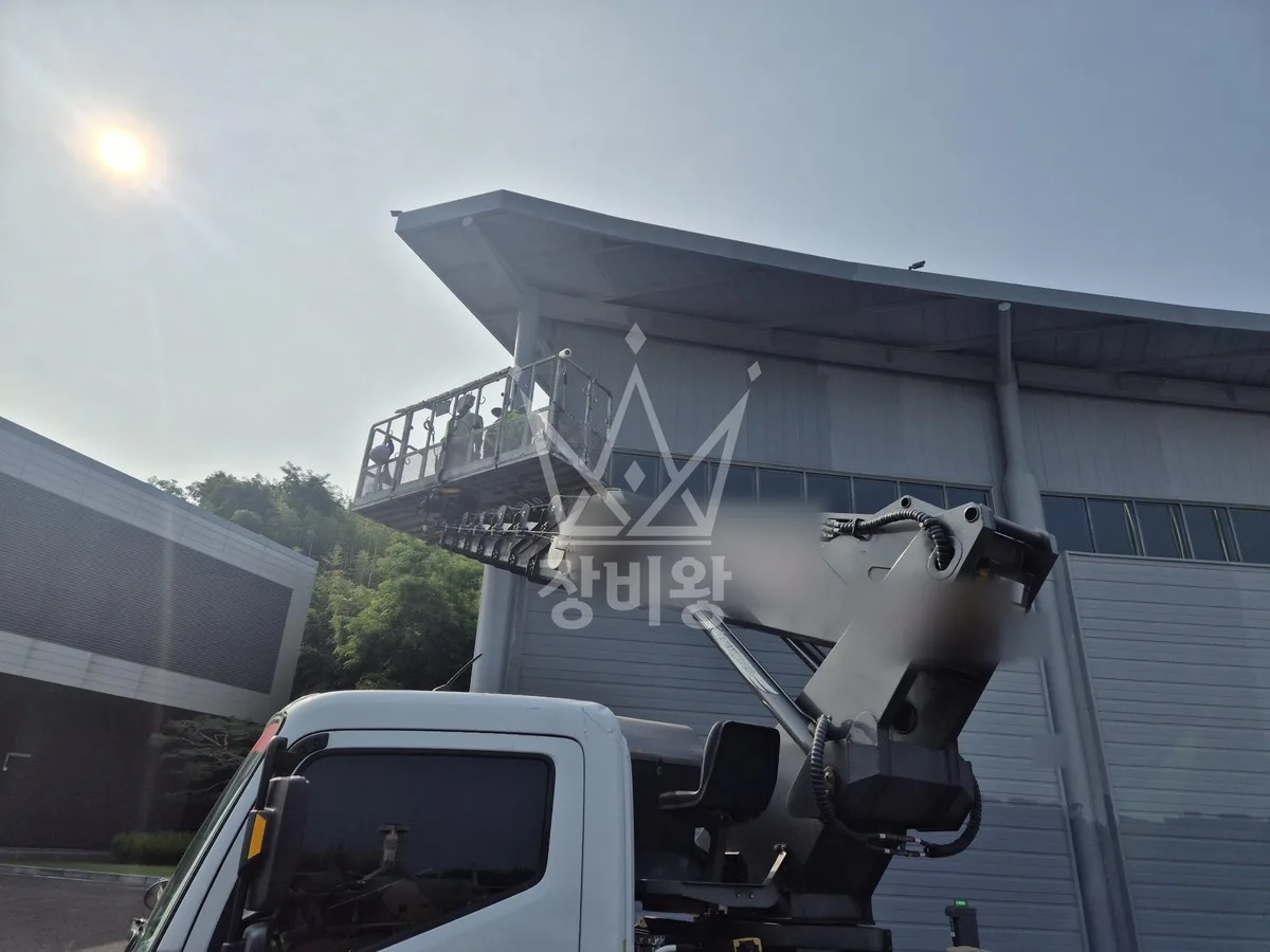 경남 합천군 스카이차 수목 관리 작업 현장
