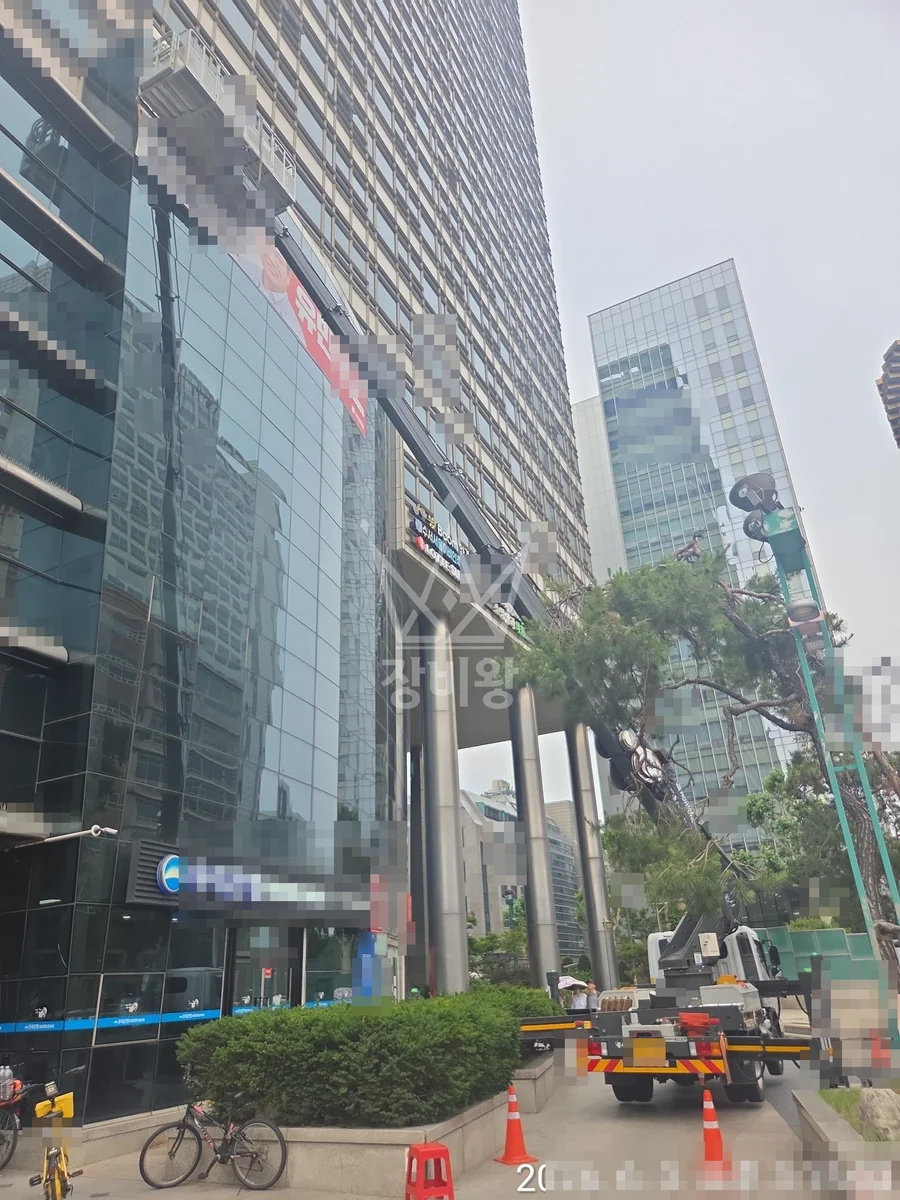 서울 강남구 청담동 스카이차 간판 작업 현장