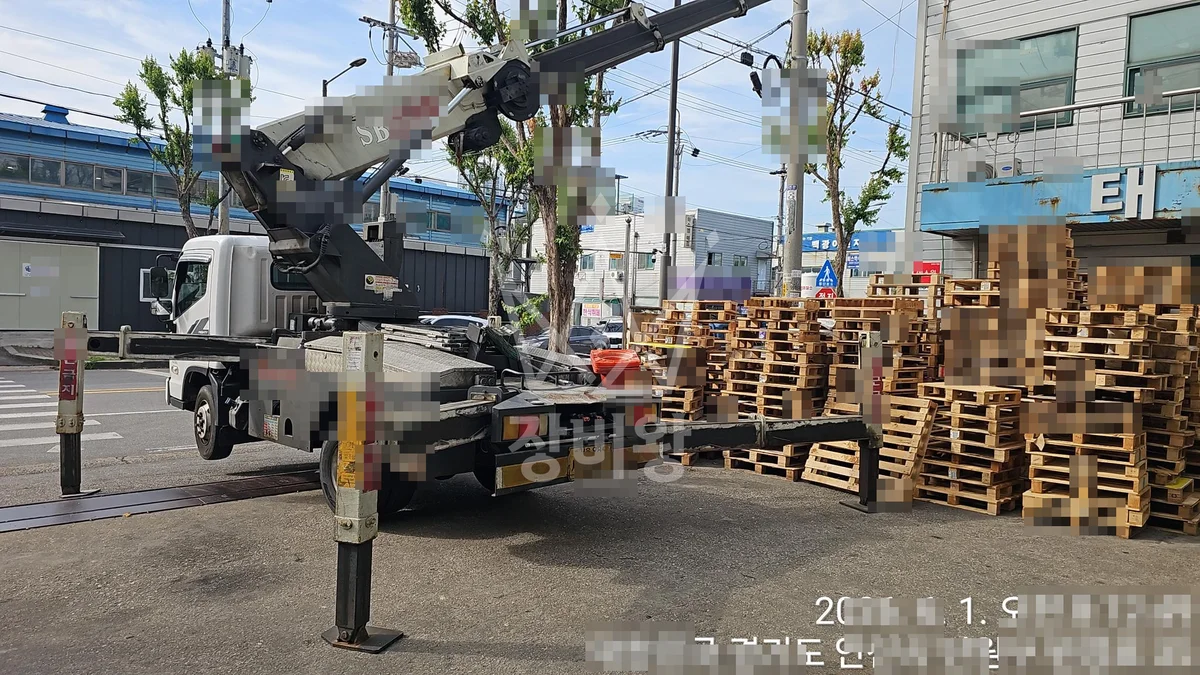 경기 화성시만세구 장안면 독정리 스카이차 철골 작업 현장