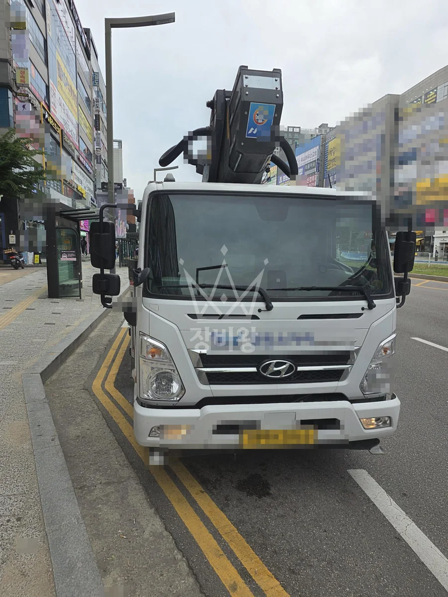 경기 용인시처인구 고림동 스카이차 간판 작업 현장