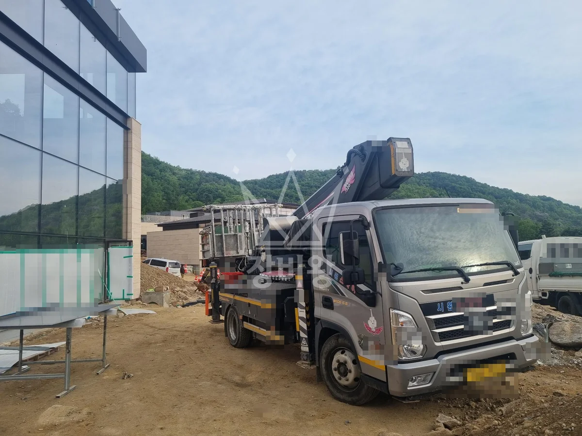 경기 양평군 스카이차 지붕 공사 작업 현장