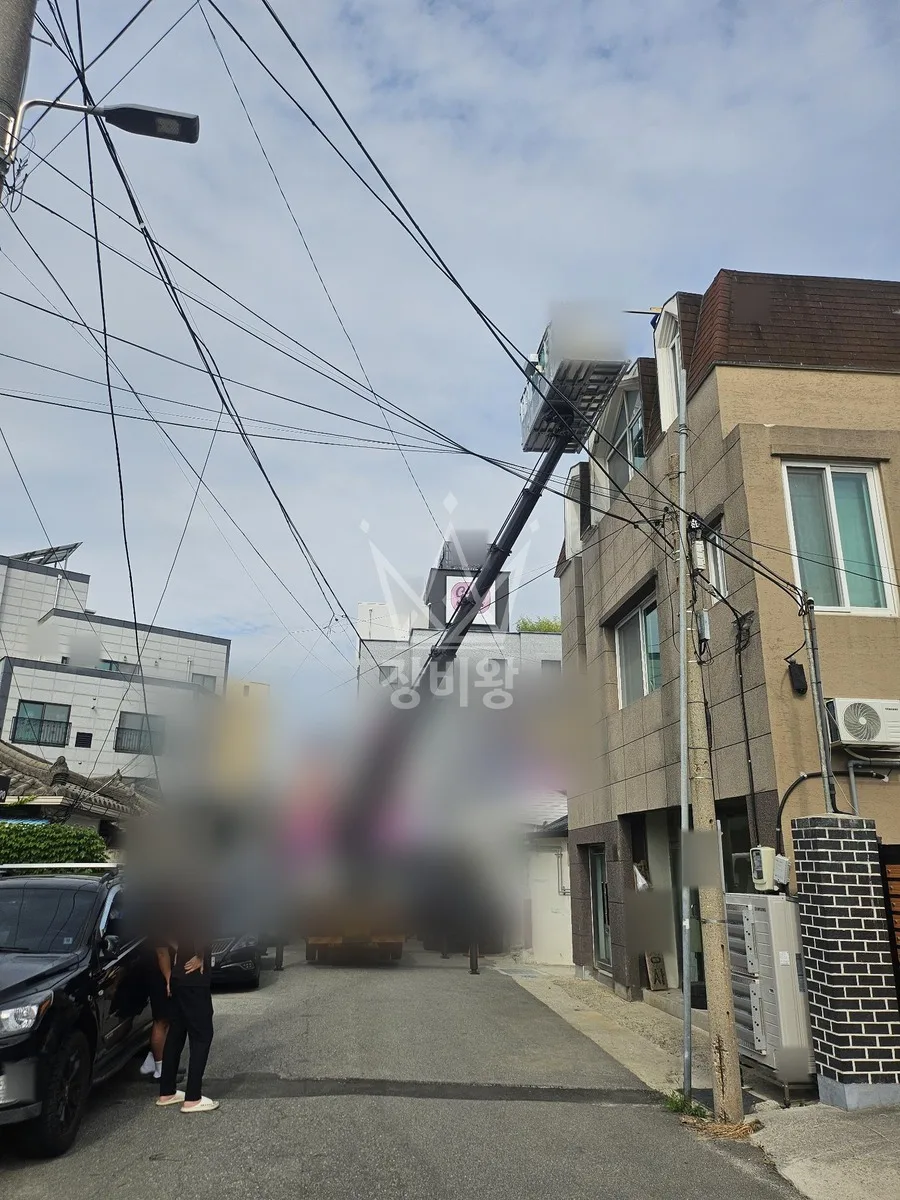 강원 화천군 스카이차 지붕 공사 작업 현장
