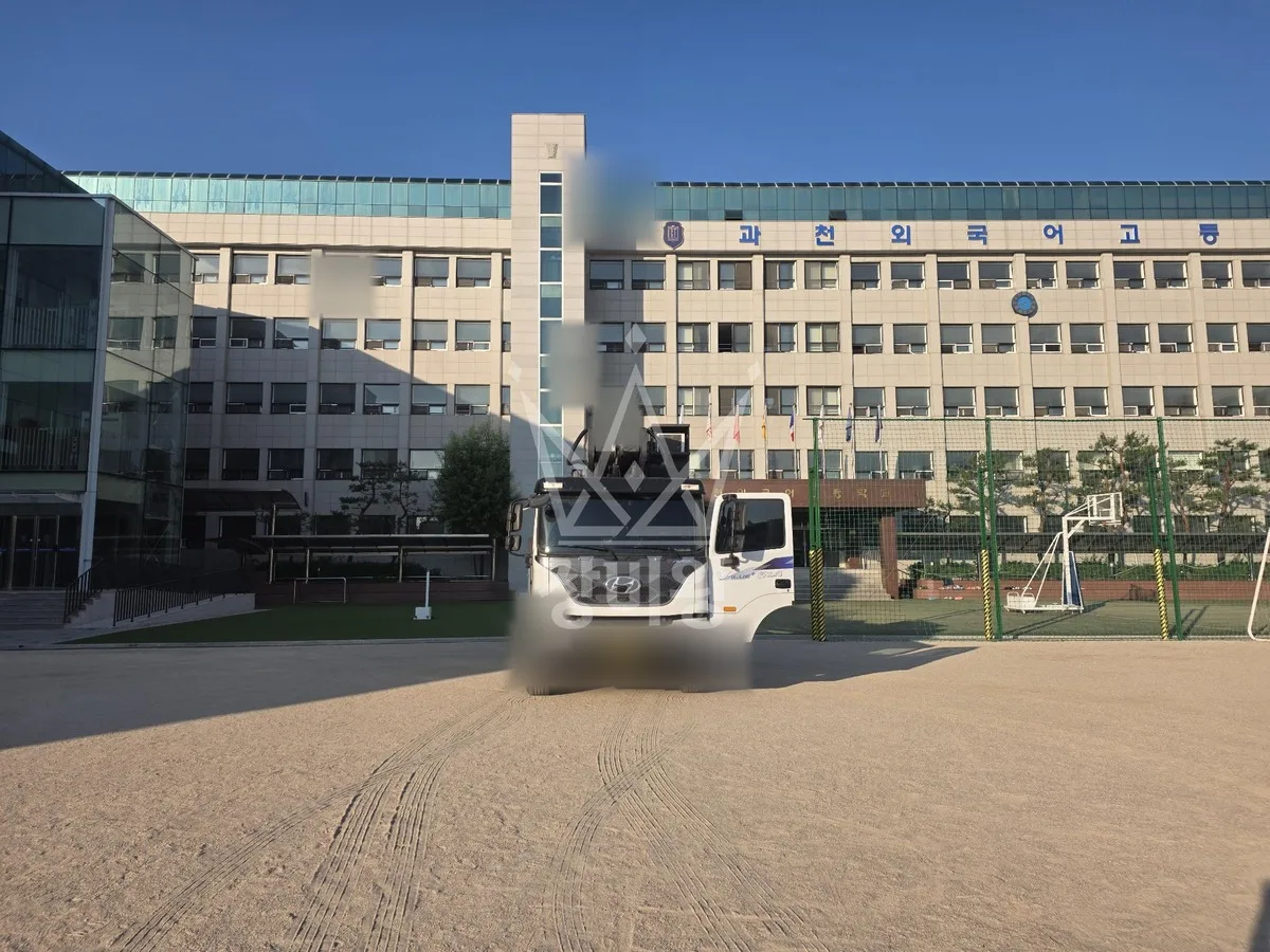 경기 과천시 스카이차 간판 작업 현장