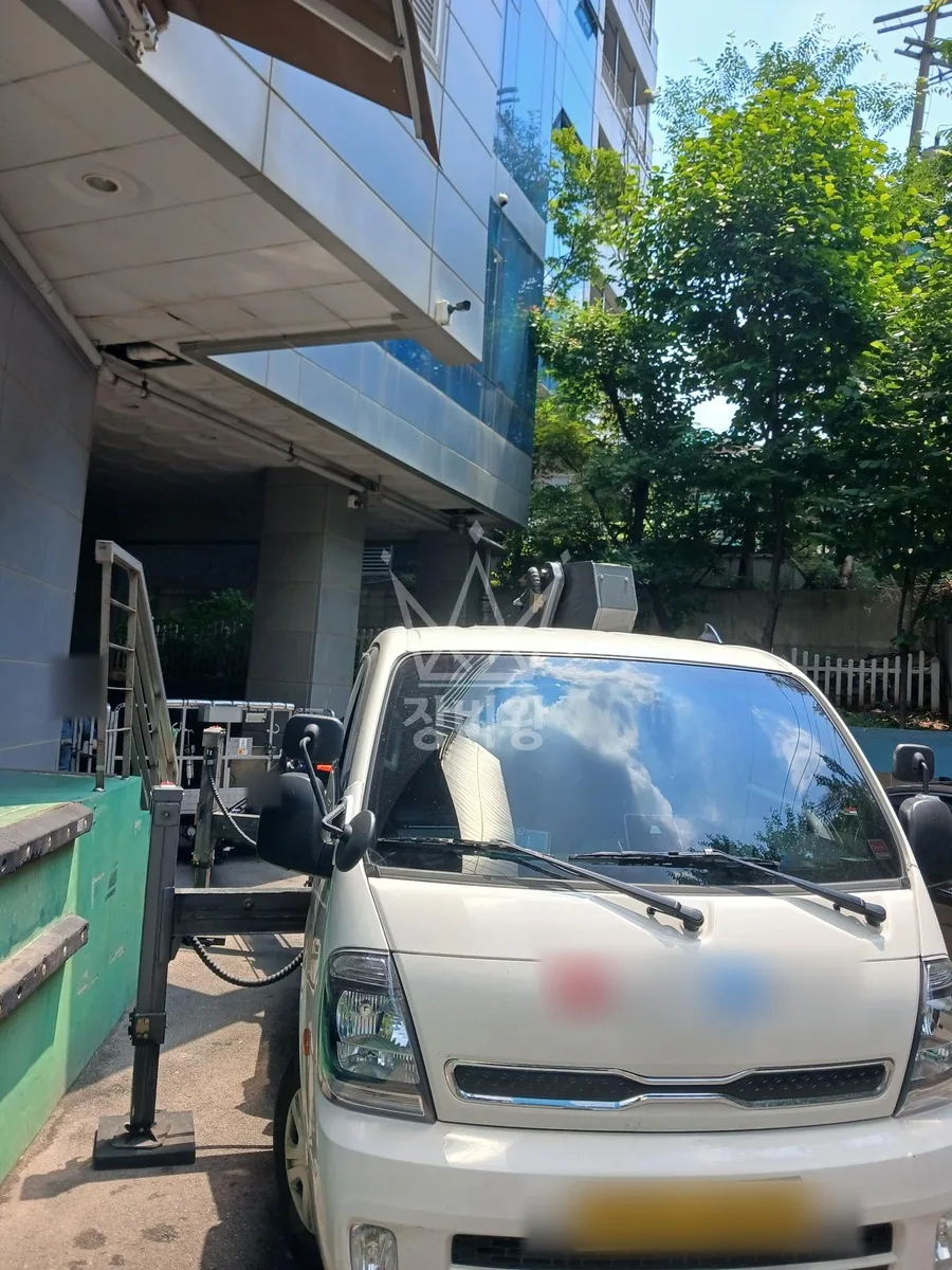서울 구로구 스카이차 유리 작업 현장