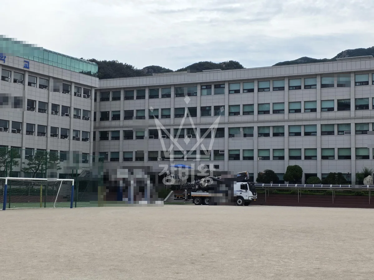 경기 과천시 스카이차 지붕 공사 작업 현장