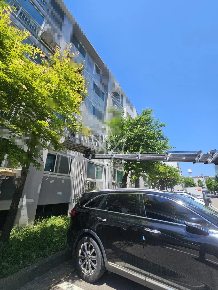 경기 시흥시 산현동 스카이차 간판 작업 현장
