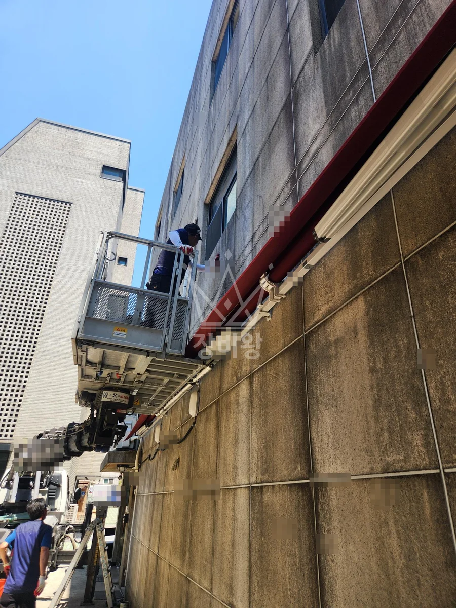서울 마포구 상수동 스카이차 간판 작업 현장