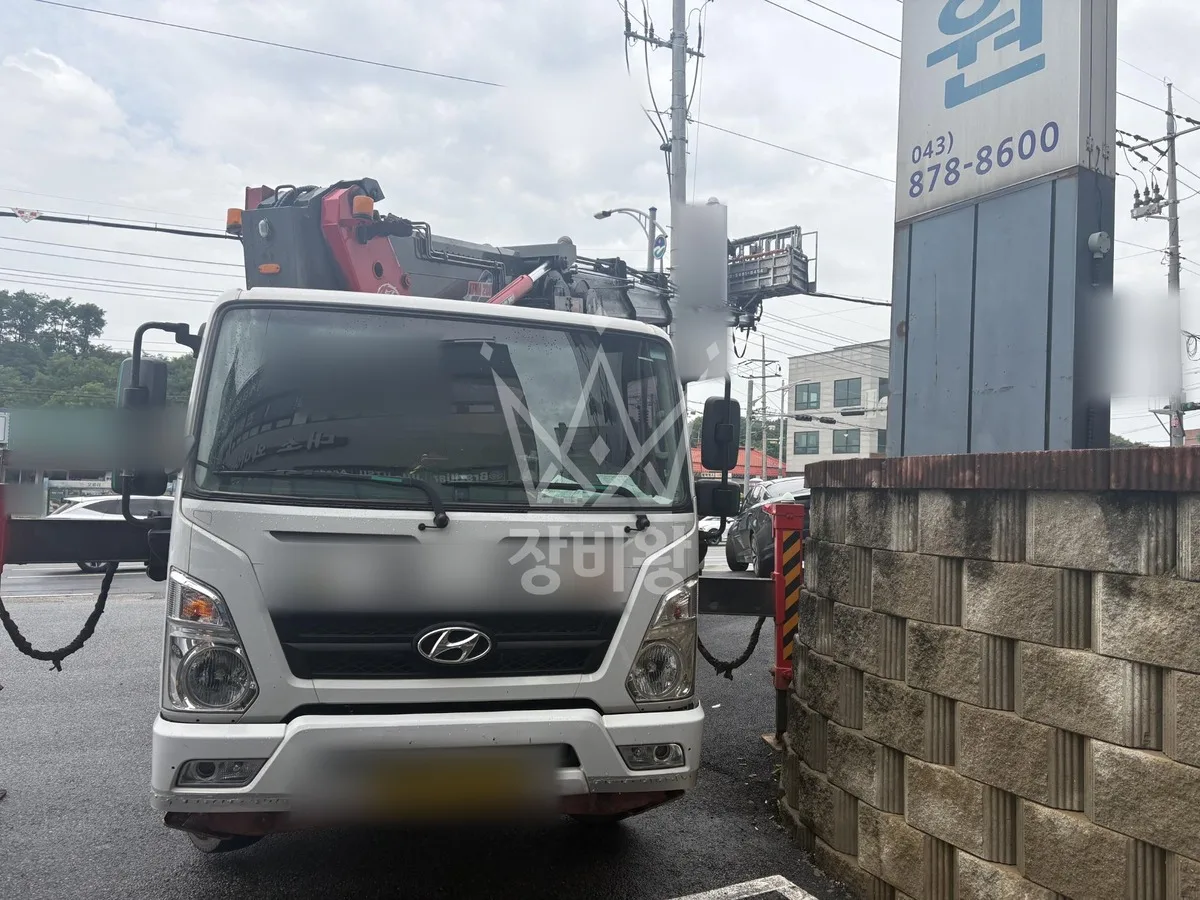 충북 영동군 용화면 스카이차 자재 양중 작업 현장