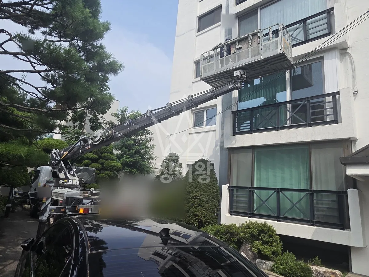 서울 용산구 문배동 스카이차 철골 작업 현장