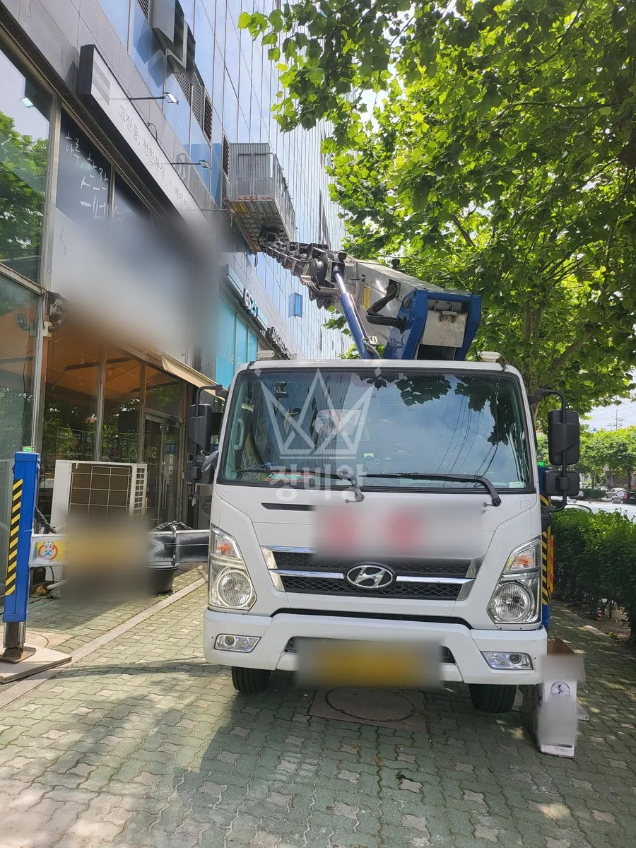인천 옹진군 스카이차 자재 양중 작업 현장