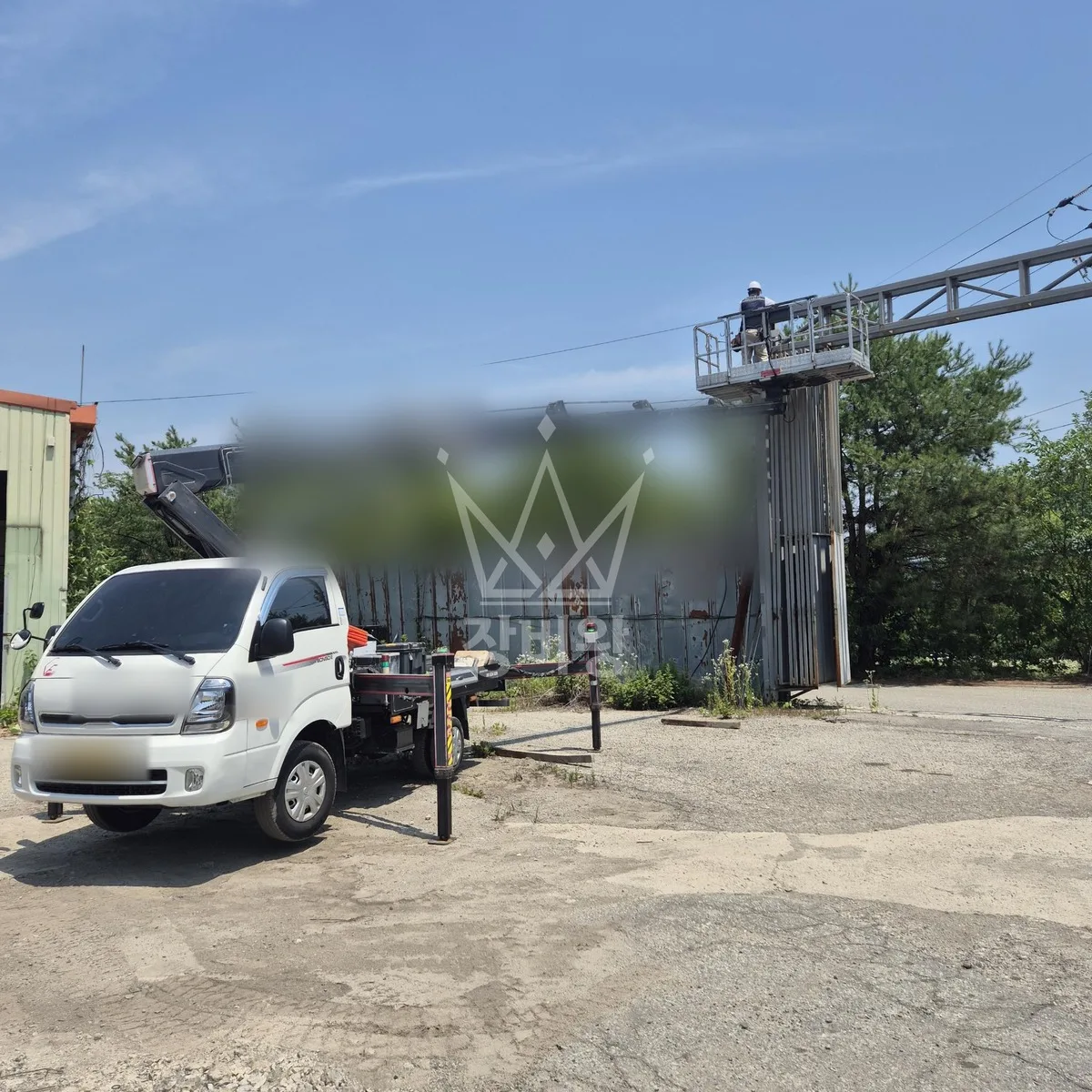 충북 괴산군 스카이차 지붕 공사 작업 현장
