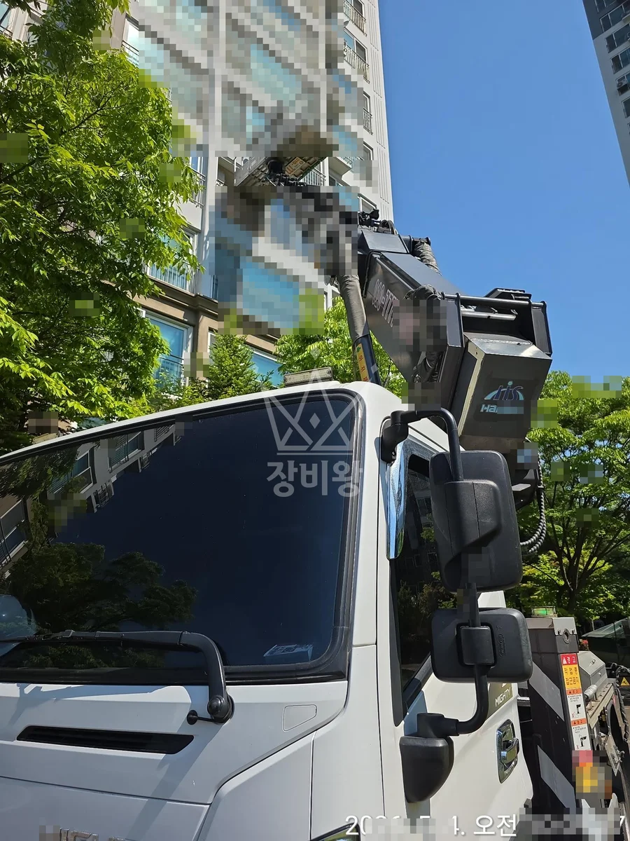 경기 용인시처인구 남사읍 진목리 스카이차 간판 작업 현장