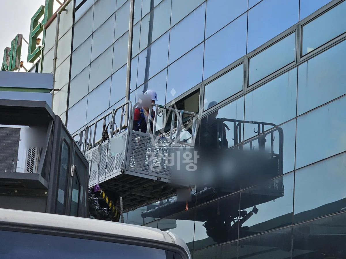 전북 정읍시 스카이차 간판 작업 현장