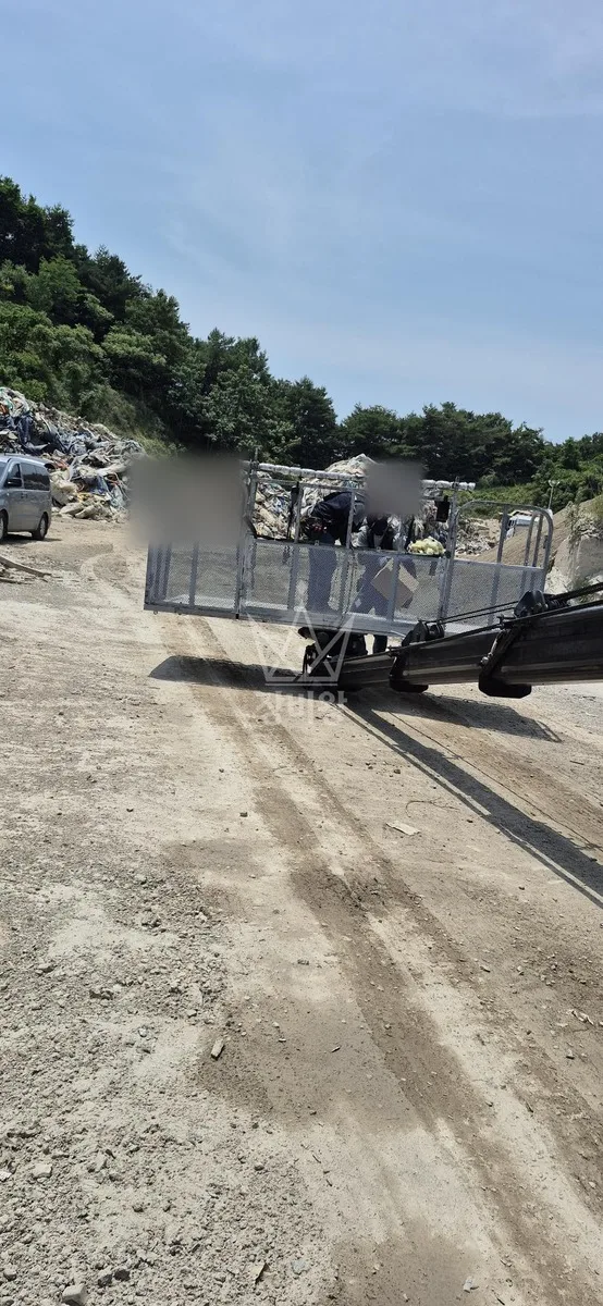 충남 금산군 스카이차 지붕 공사 작업 현장