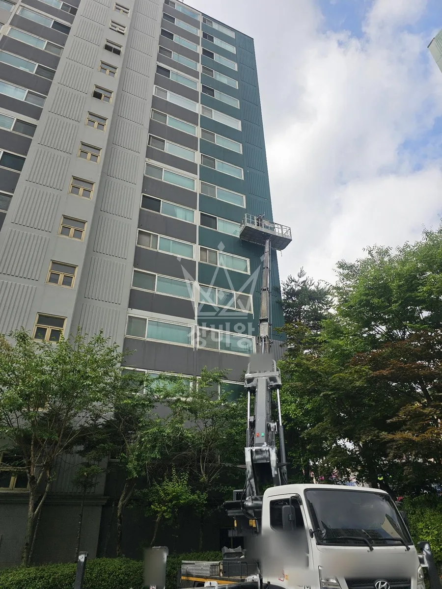 경기 오산시 스카이차 철골 작업 현장