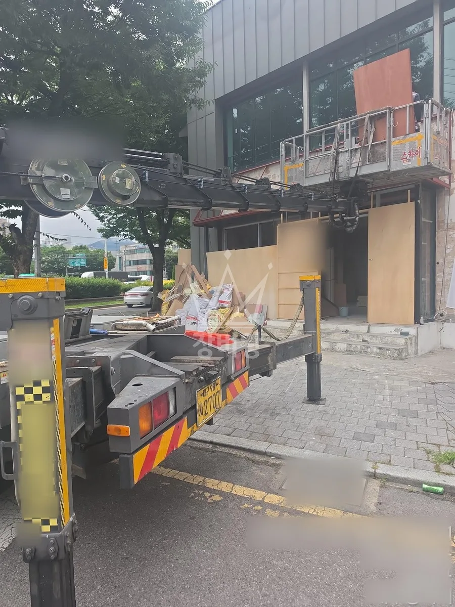대구 서구 상리동 스카이차 간판 작업 현장