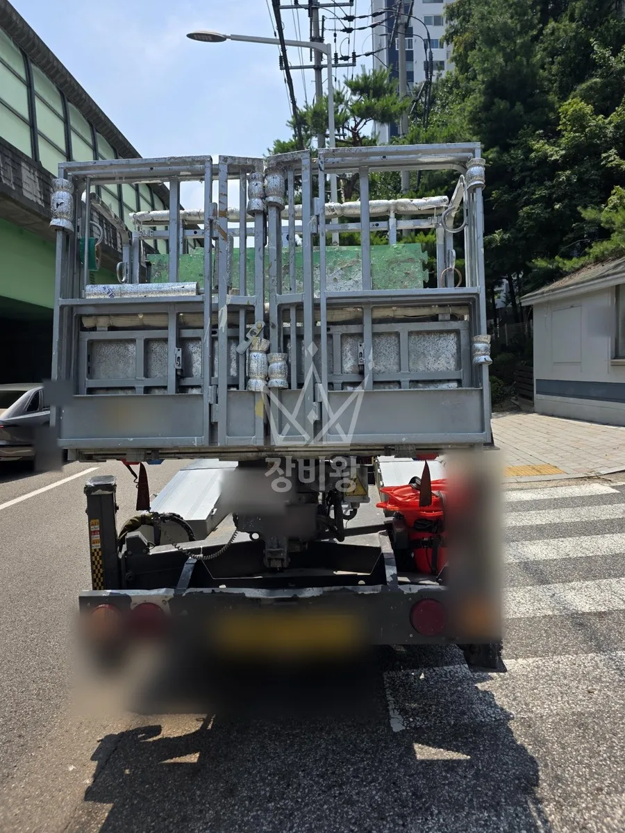 경기 안산시단원구 스카이차 간판 작업 현장