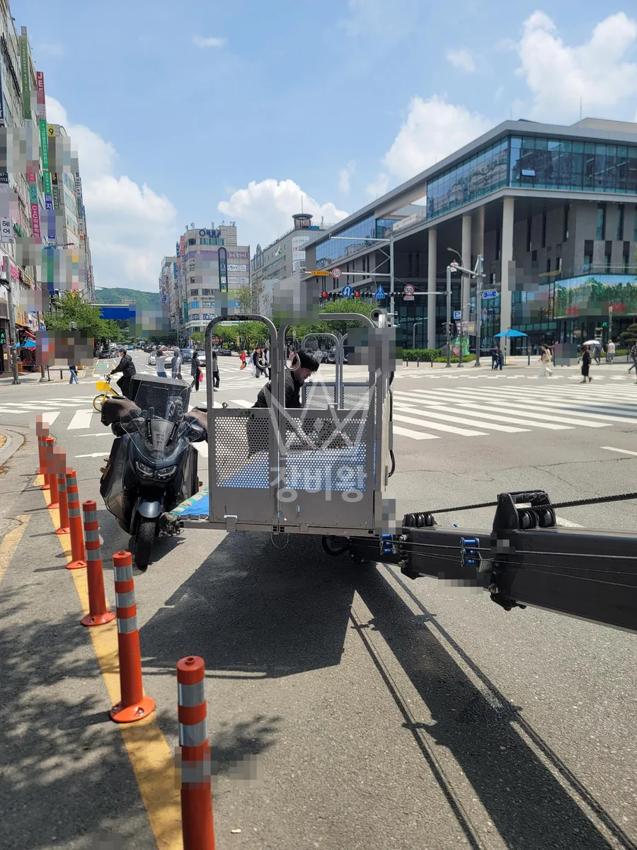 경기 고양시덕양구 화정동 스카이차 유리 작업 현장